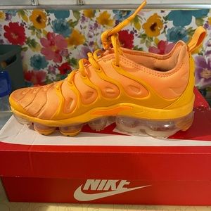Nike foam air max, size 9, orange